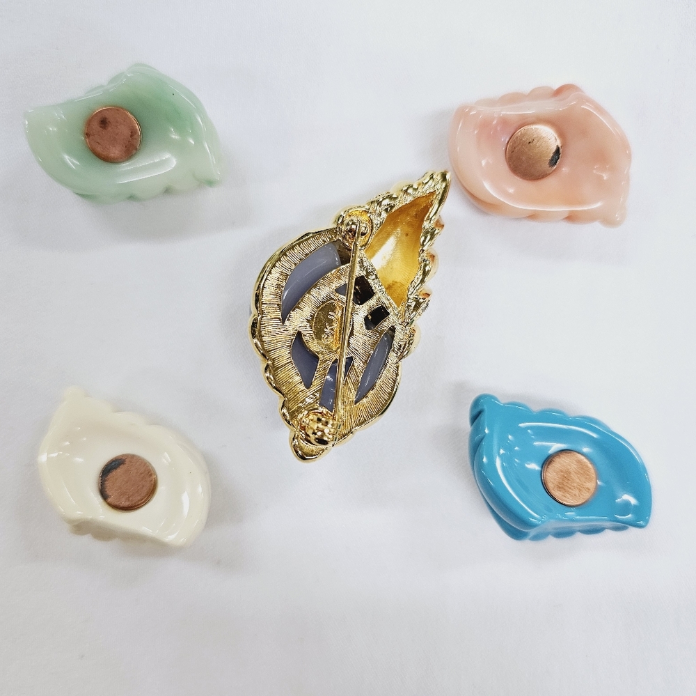 Kenneth Jay Lane Conch Shell Brooch - image 2
